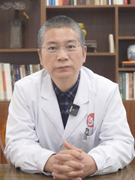 何志勇(北京中醫藥大學臨床特聘專家,執業中醫師) 何志勇(北京中醫藥大學臨床特聘專家,執業中醫師)