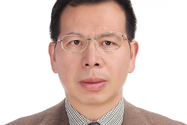 劉偉平(昆明貴金屬研究所化學與藥物研究室主任) 劉偉平(昆明貴金屬研究所化學與藥物研究室主任)