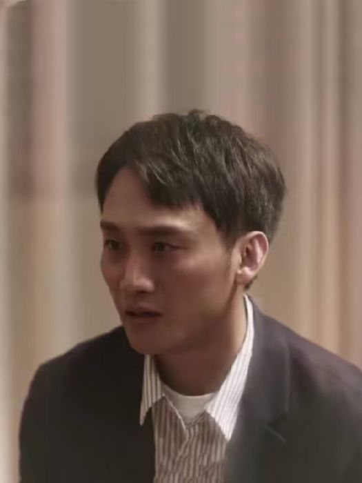 程旭(都市輕喜劇《小城故事多》中的角色) 程旭(都市輕喜劇《小城故事多》中的角色)
