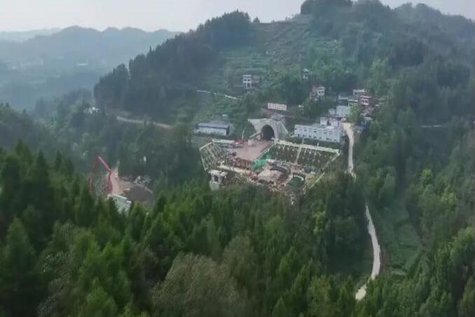 大嶺隧道(渝萬高鐵忠縣段鐵路隧道,全長2562米) 大嶺隧道(渝萬高鐵忠縣段鐵路隧道,全長2562米)