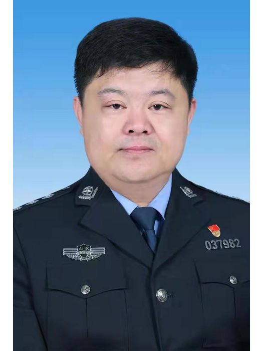 周強(山東省東營市東營區人民政府黨組成員、副區長,東營公安分局黨委書記、局長、三級高級警長) 周強(山東省東營市東營區人民政府黨組成員、副區長,東營公安分局黨委書記、局長、三級高級警長)