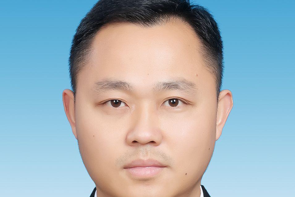 呂川(貴州省遵義市人民政府副秘書長) 呂川(貴州省遵義市人民政府副秘書長)