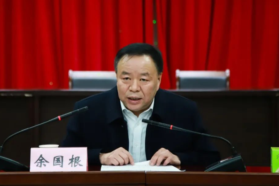 余國根(江蘇省鎮江市交通運輸局黨委書記、局長,市地方鐵路建設辦公室主任) 余國根(江蘇省鎮江市交通運輸局黨委書記、局長,市地方鐵路建設辦公室主任)