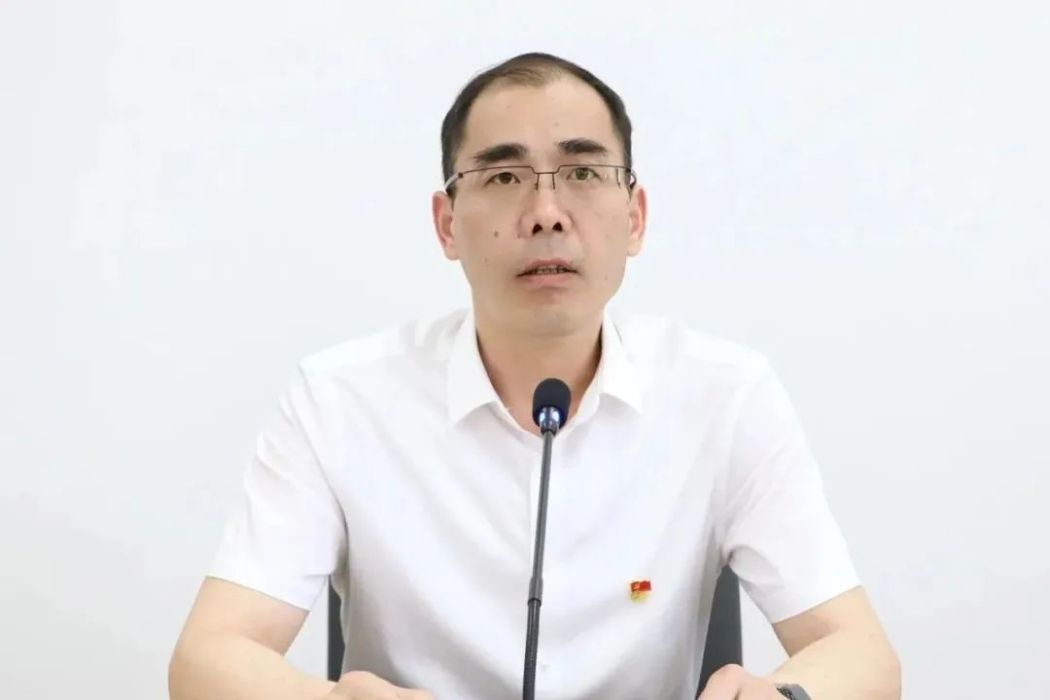周兵(江蘇省無錫市宜興市丁蜀鎮黨委副書記、市政協丁蜀鎮工委主任(兼)) 周兵(江蘇省無錫市宜興市丁蜀鎮黨委副書記、市政協丁蜀鎮工委主任(兼))