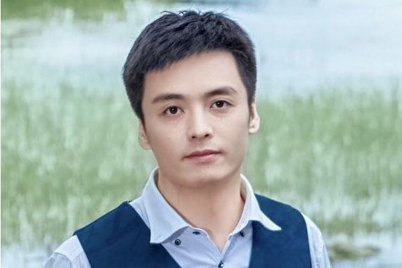 陳秋林(歌手) 陳秋林(歌手)