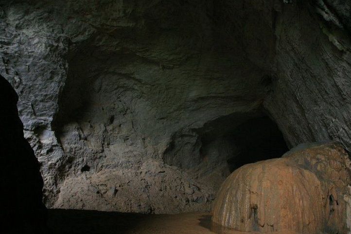吊坡洞 吊坡洞