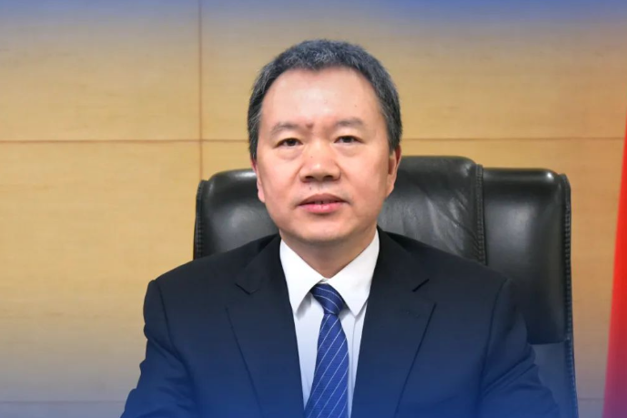 張春生(第十四屆全國人大代表,中國石化金陵石化公司黨委書記、執行董事) 張春生(第十四屆全國人大代表,中國石化金陵石化公司黨委書記、執行董事)