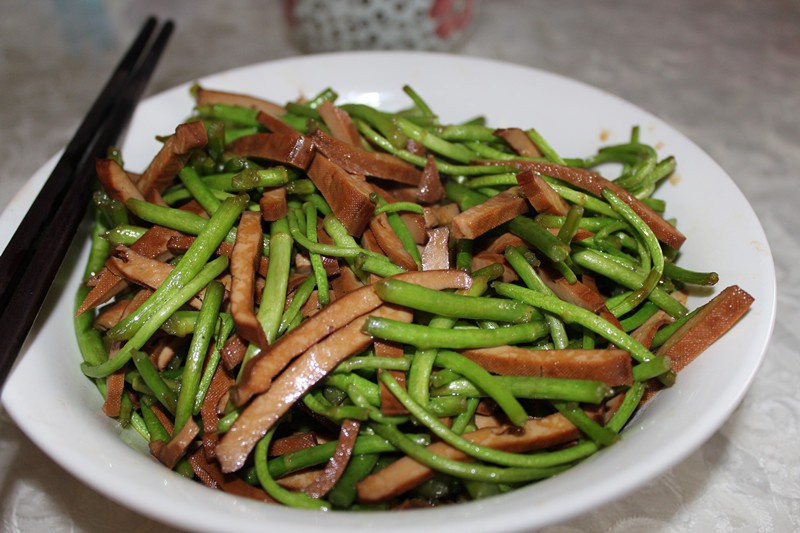 蘆蒿炒乾子 蘆蒿炒乾子