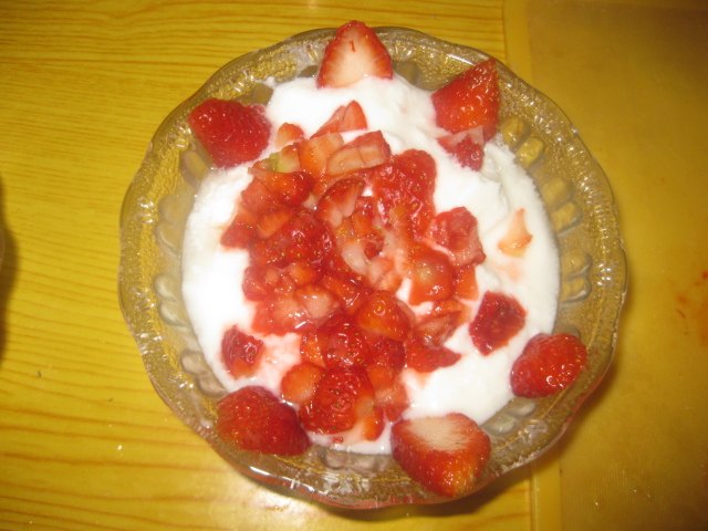 草莓大果粒優酪乳