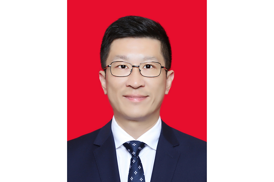 郝鵬(上海市長寧區新華路街道黨工委書記、人大工委主任) 郝鵬(上海市長寧區新華路街道黨工委書記、人大工委主任)