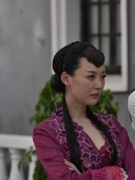 馮玉玲(電視劇《使命召喚》中的角色,由演員楊舒飾演) 馮玉玲(電視劇《使命召喚》中的角色,由演員楊舒飾演)
