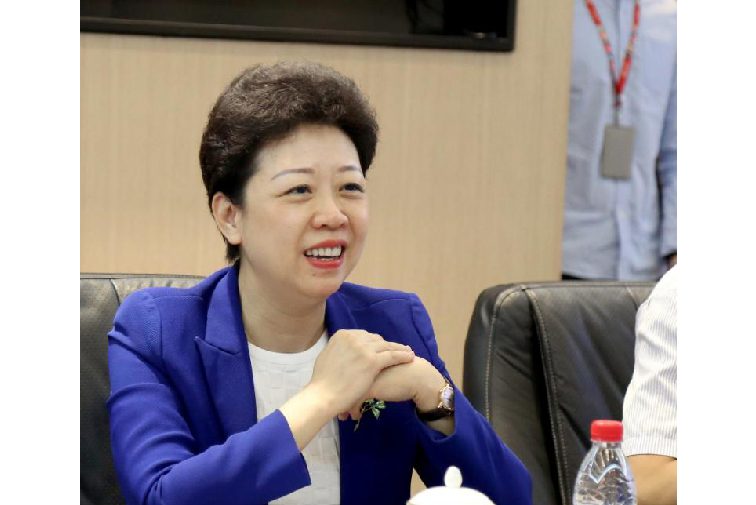 李倩儀(深圳市怡亞通供應鏈股份有限公司集團副總裁兼跨境及物流總裁) 李倩儀(深圳市怡亞通供應鏈股份有限公司集團副總裁兼跨境及物流總裁)