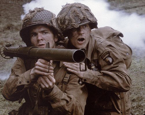 兄弟連中的 M1A1 bazooka