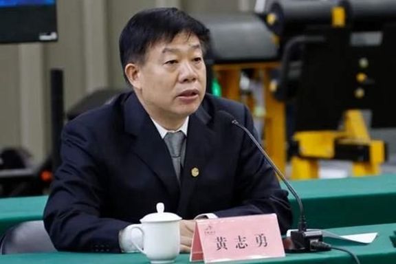 黃志勇(安陽航空運動學校校長、黨委書記) 黃志勇(安陽航空運動學校校長、黨委書記)