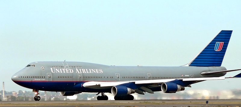 美聯航舊塗裝波音747-400