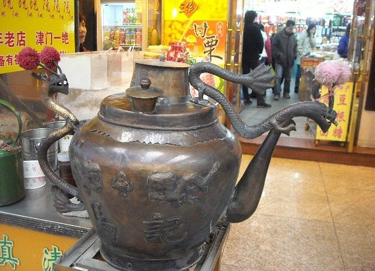 用於沖茶湯的龍嘴大銅壺
