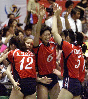 中國3-1力克日本 女排姑娘興奮異常