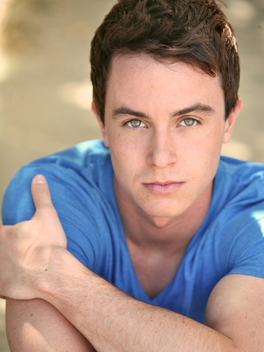 瑞恩·凱利(Ryan Kelley) 瑞恩·凱利(Ryan Kelley)
