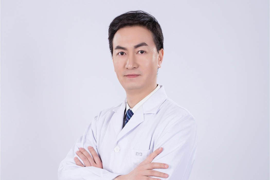李凌(十堰愛爾眼科醫院副主任醫師) 李凌(十堰愛爾眼科醫院副主任醫師)