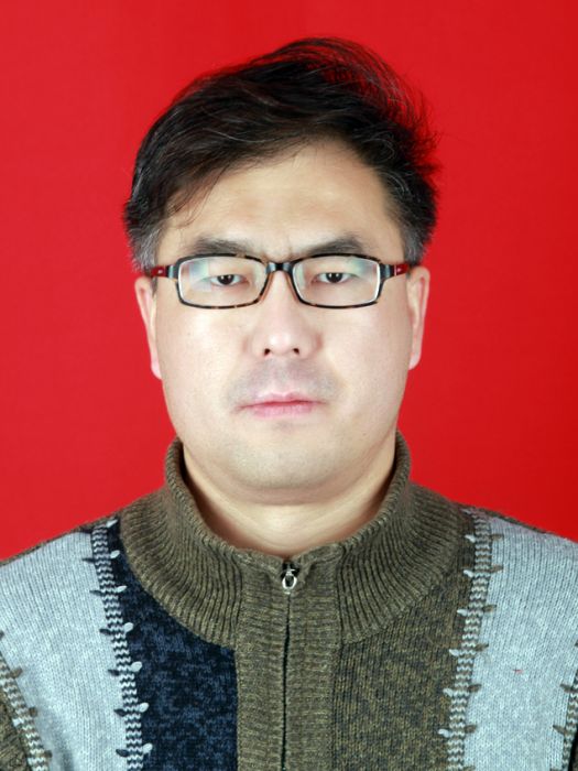 楊東(新疆大學政治與公共管理學院副教授) 楊東(新疆大學政治與公共管理學院副教授)