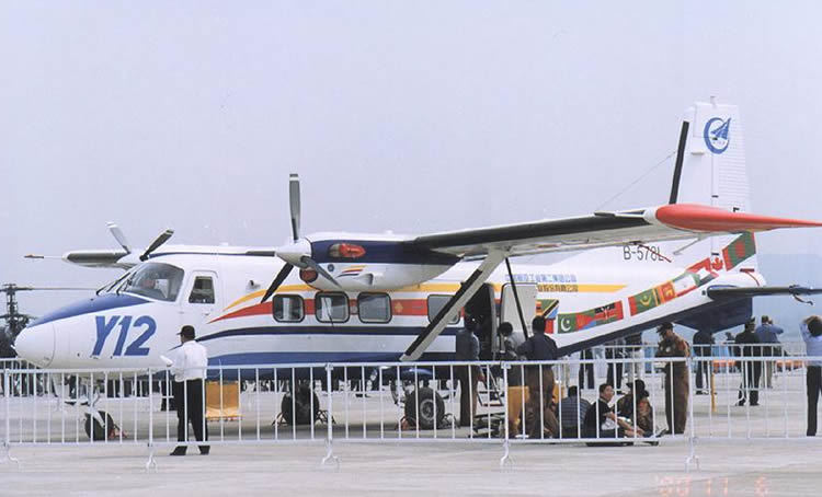 中國哈爾濱Y-12多用途飛機