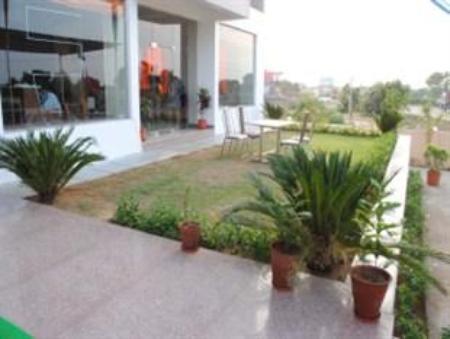 Saket Hotel and Restaurant Saket Hotel and Restaurant