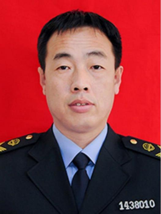 石俊峰(山西省高平市市場監督管理局黨組成員、辦公室主任) 石俊峰(山西省高平市市場監督管理局黨組成員、辦公室主任)