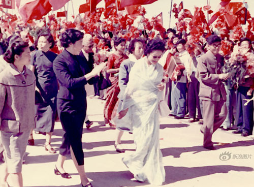 1961年9月，王光美歡迎尼泊爾王后來華