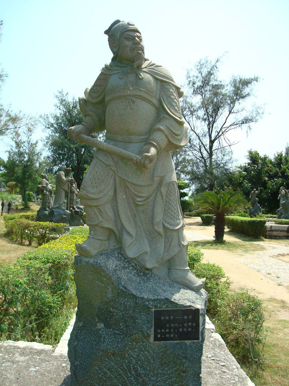 崇武石雕工藝博覽園中的徐寧雕像