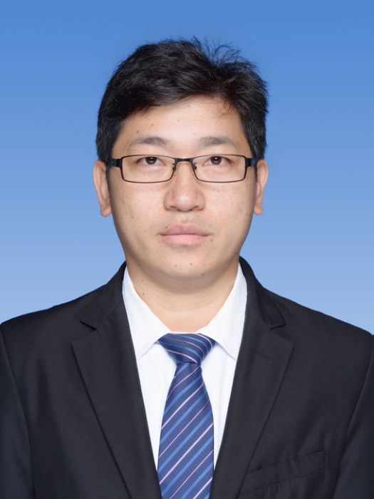 張程(山東大學第二醫院脊柱外科副主任醫師) 張程(山東大學第二醫院脊柱外科副主任醫師)