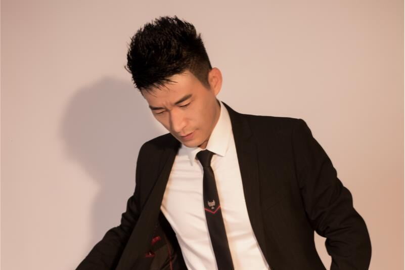 謝飛(中國內地男歌手) 謝飛(中國內地男歌手)