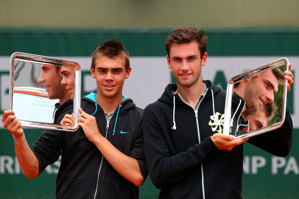 2014年法網青少年組男雙冠軍（左）