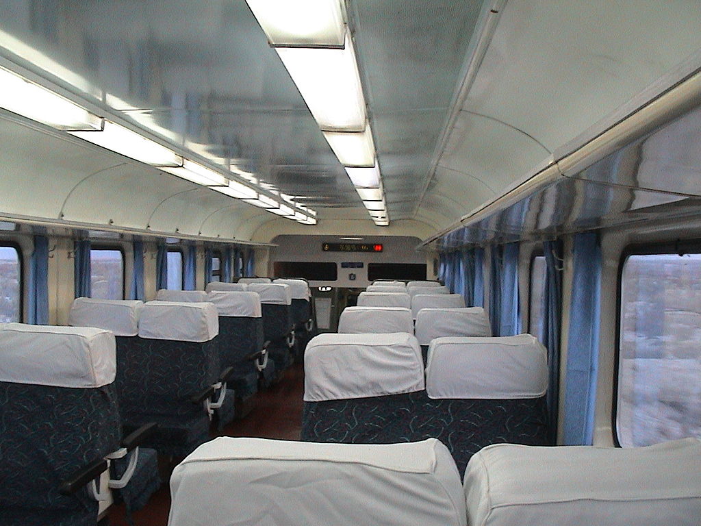 25B型雙層軟座客車上層內部