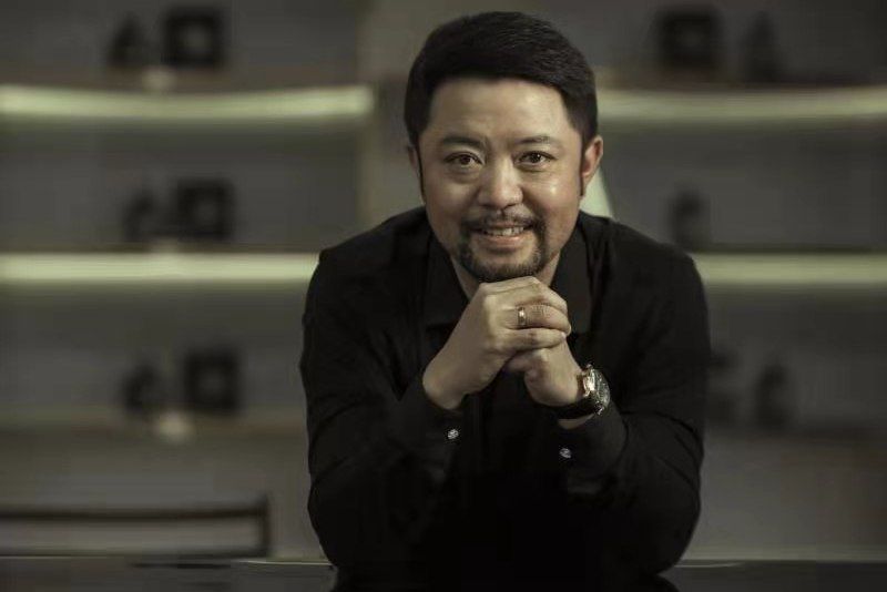 肖啟華(貴州九工坊酒業股份有限公司董事長兼總經理) 肖啟華(貴州九工坊酒業股份有限公司董事長兼總經理)