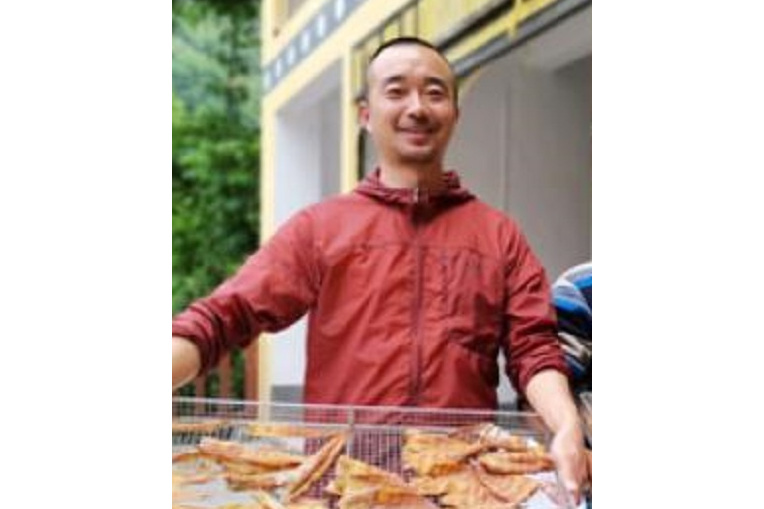 何曉帆(雲南報業傳媒(集團)有限責任公司駐福貢縣馬吉米鄉馬吉米村黨支部第一書記) 何曉帆(雲南報業傳媒(集團)有限責任公司駐福貢縣馬吉米鄉馬吉米村黨支部第一書記)