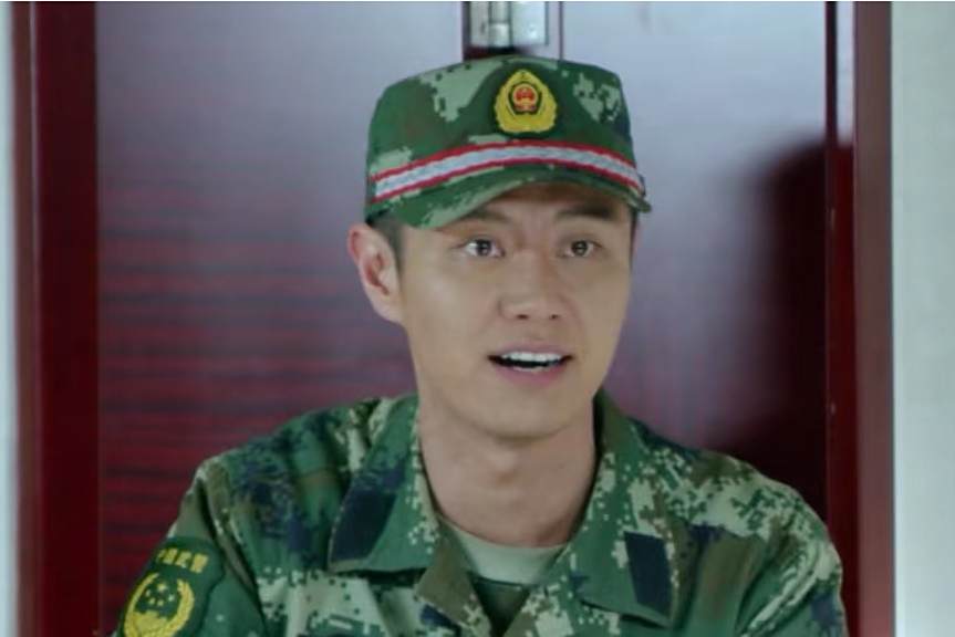 富強(電視劇《火線出擊》中的角色,由趙荀飾演) 富強(電視劇《火線出擊》中的角色,由趙荀飾演)