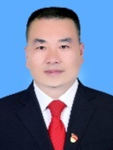 胡宏(湖北省鹹豐縣發展和改革局黨組成員、鐵路辦主任)