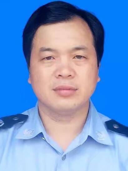 周鑫(印江自治縣司法局黨組成員、副局長) 周鑫(印江自治縣司法局黨組成員、副局長)