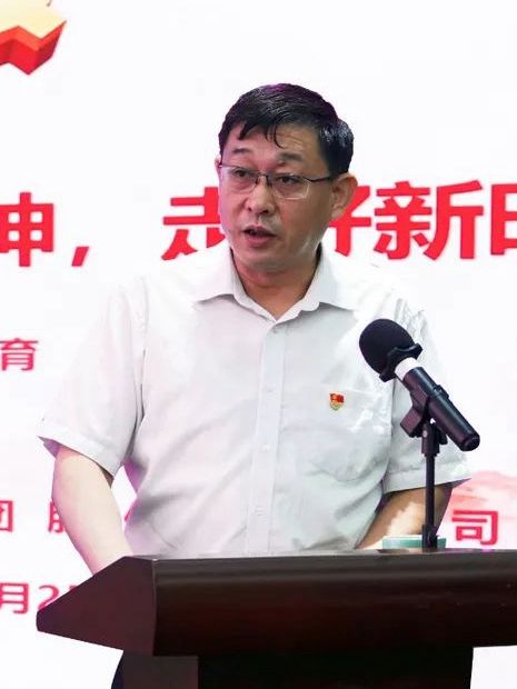 袁寧(航天科技控股集團股份有限公司黨委書記、董事長、總經理) 袁寧(航天科技控股集團股份有限公司黨委書記、董事長、總經理)