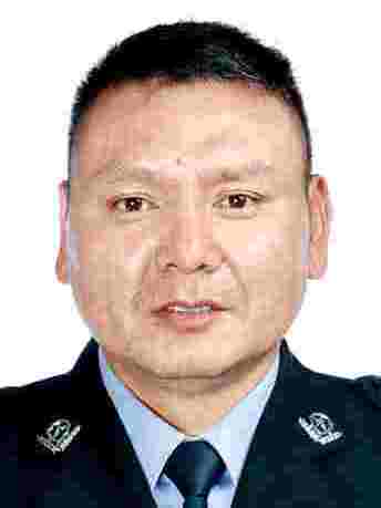 肖兵(四川省甘孜藏族自治州稻城縣公安局黨委委員、常務副局長(一級警長)) 肖兵(四川省甘孜藏族自治州稻城縣公安局黨委委員、常務副局長(一級警長))