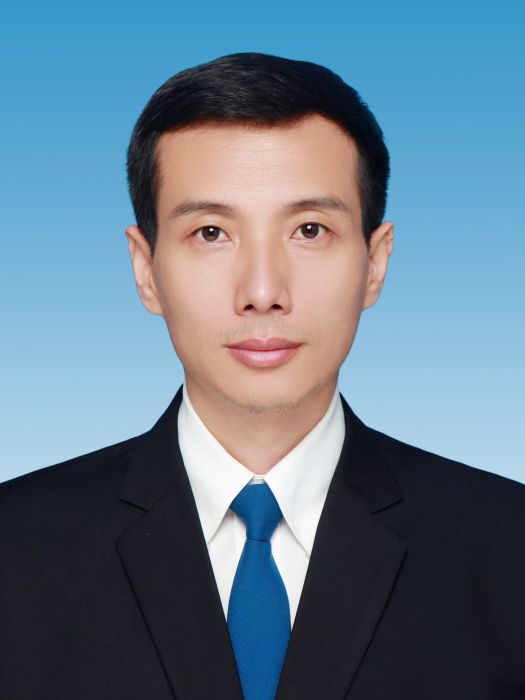 李尚清(雲南省西雙版納傣族自治州勐海縣商務局副局長) 李尚清(雲南省西雙版納傣族自治州勐海縣商務局副局長)