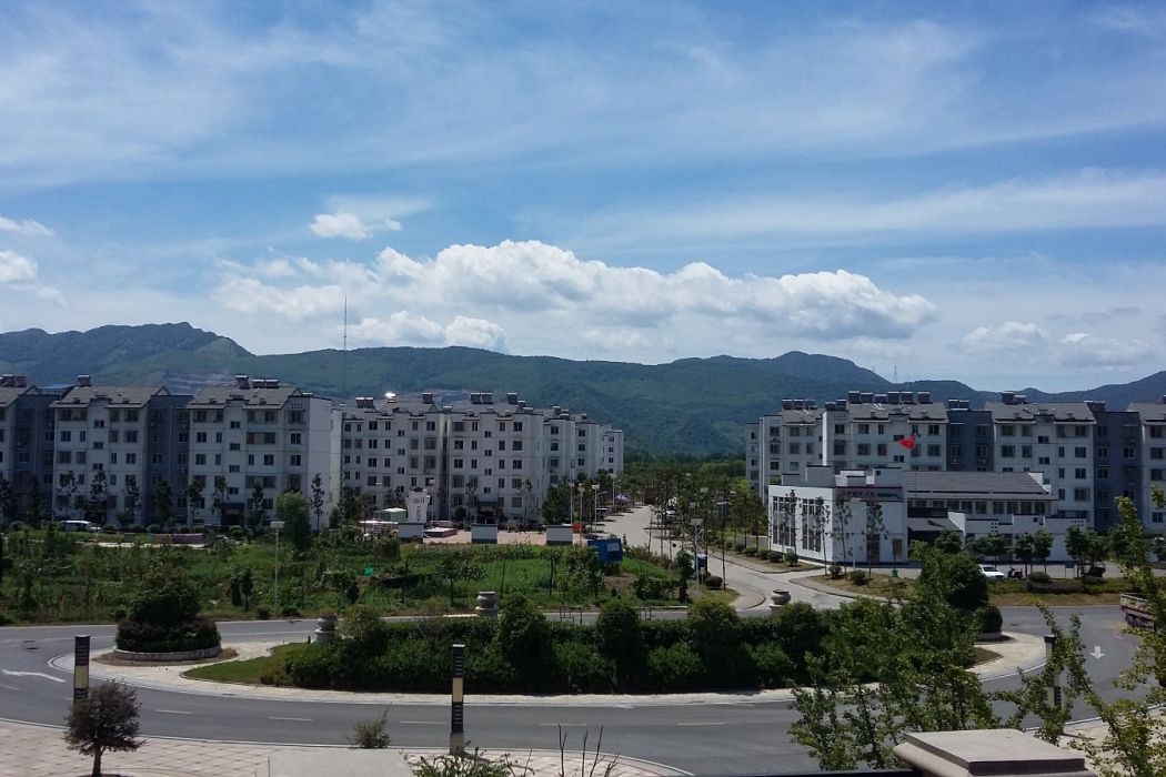 雙龍村(安徽省銅陵市義安區天門鎮下轄村) 雙龍村(安徽省銅陵市義安區天門鎮下轄村)