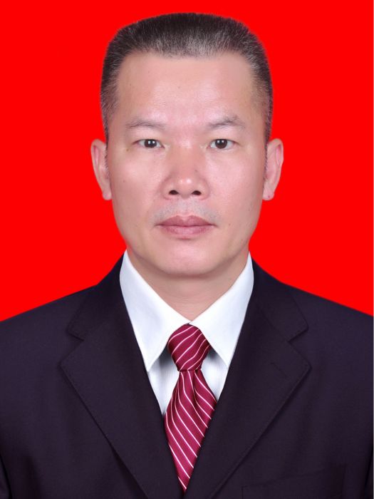 何亮(廣西壯族自治區賀州市昭平縣司法局黨組書記、二級主任科員) 何亮(廣西壯族自治區賀州市昭平縣司法局黨組書記、二級主任科員)