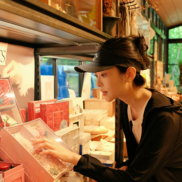 劉泳希(中國內地影視女演員) 劉泳希(中國內地影視女演員)