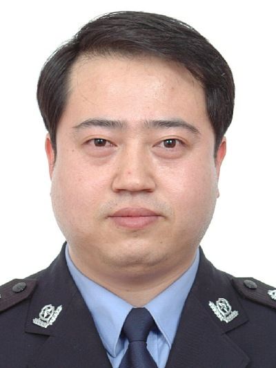 齊偉(山東省青島市公安局高新區分局原黨委委員、紀委書記) 齊偉(山東省青島市公安局高新區分局原黨委委員、紀委書記)