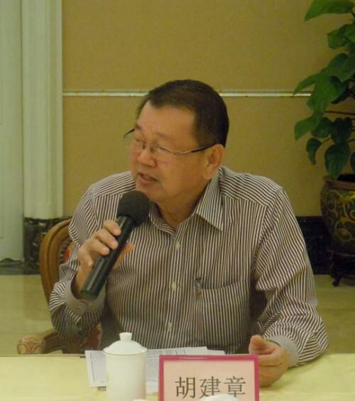 胡建章(天津醫大腫瘤醫院副主任醫師) 胡建章(天津醫大腫瘤醫院副主任醫師)
