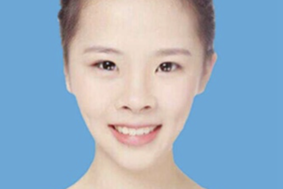 易成琳 易成琳
