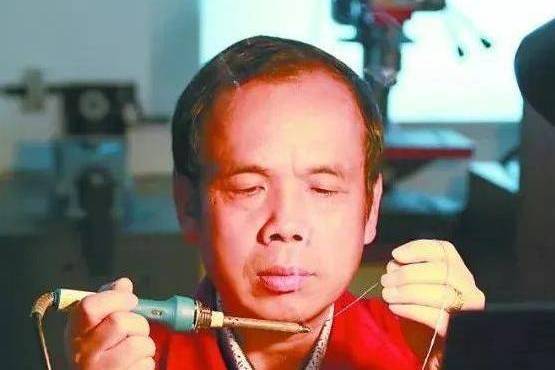李桂平(中國鐵路南寧局集團南寧機務段的火車司機) 李桂平(中國鐵路南寧局集團南寧機務段的火車司機)