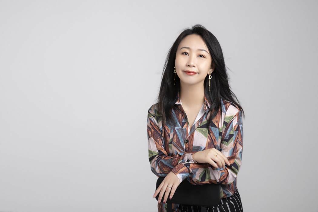 何雅(中國內地編劇、舞台劇製作人) 何雅(中國內地編劇、舞台劇製作人)