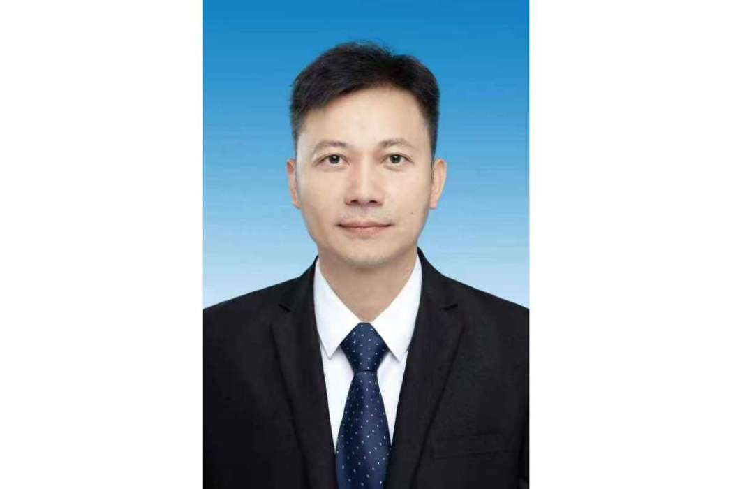 潘葉鋒(溧陽市人民政府副市長、市公安局局長) 潘葉鋒(溧陽市人民政府副市長、市公安局局長)